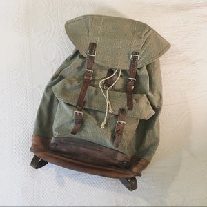 Vintage | 1958 Swiss Army Backpack